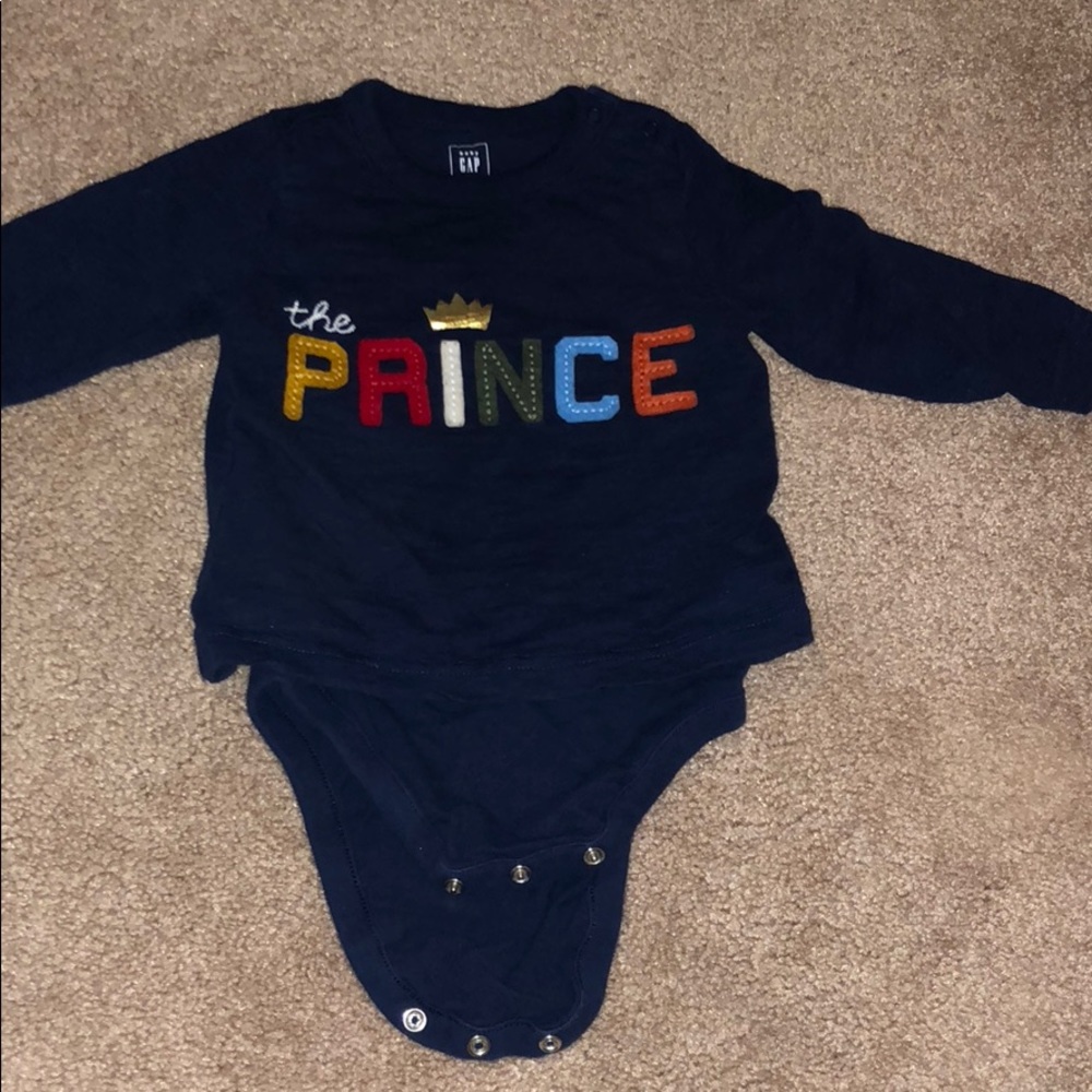 Lot of short and long sleeve graphic onesies! - Picture 3 of 4